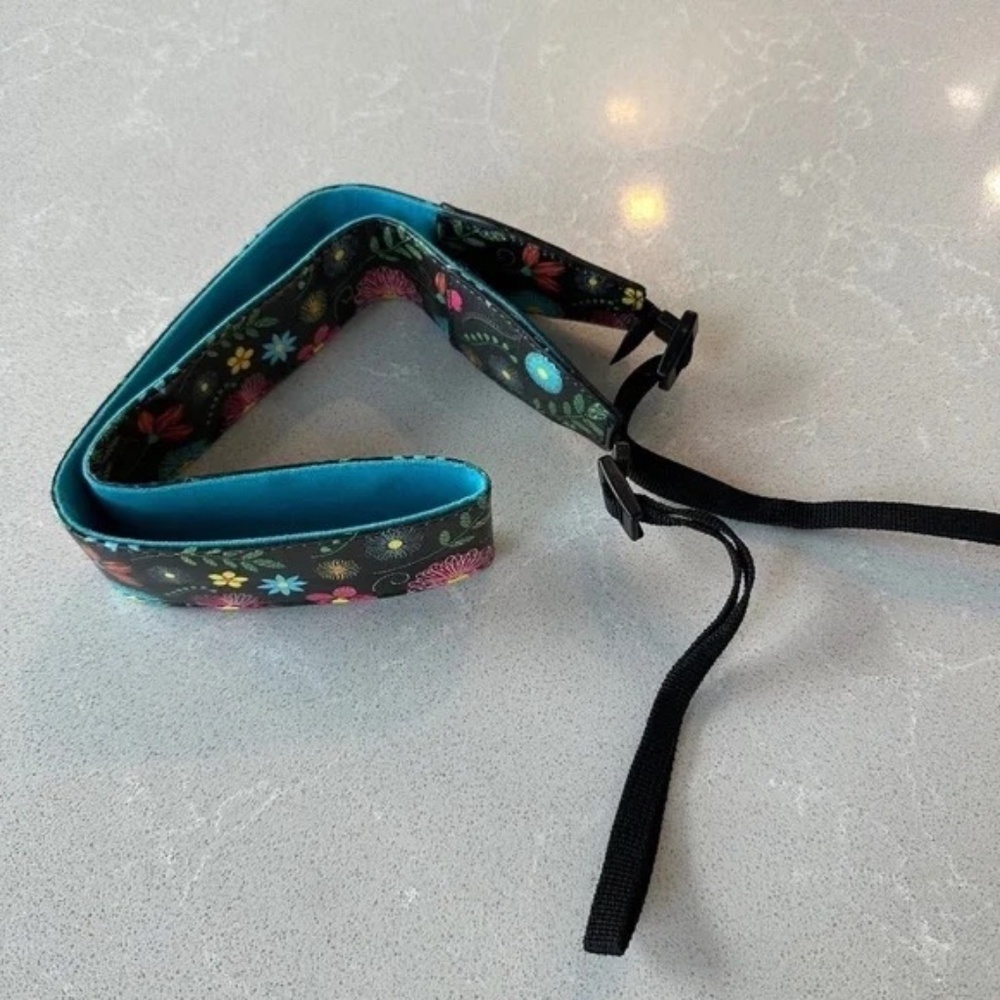 🩷10 for $10🩷 NWOT FujiFilm Instax Mini Floral Camera Strap